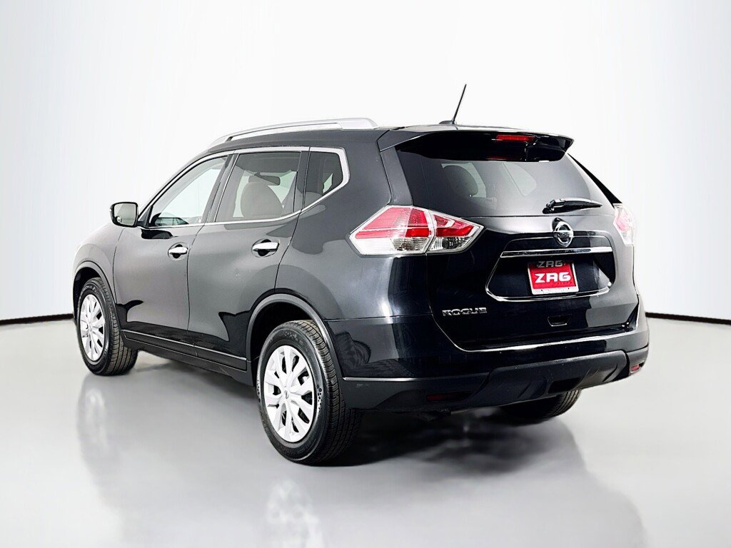 Used 2016 Nissan Rogue S w/ Appearance Package image 3