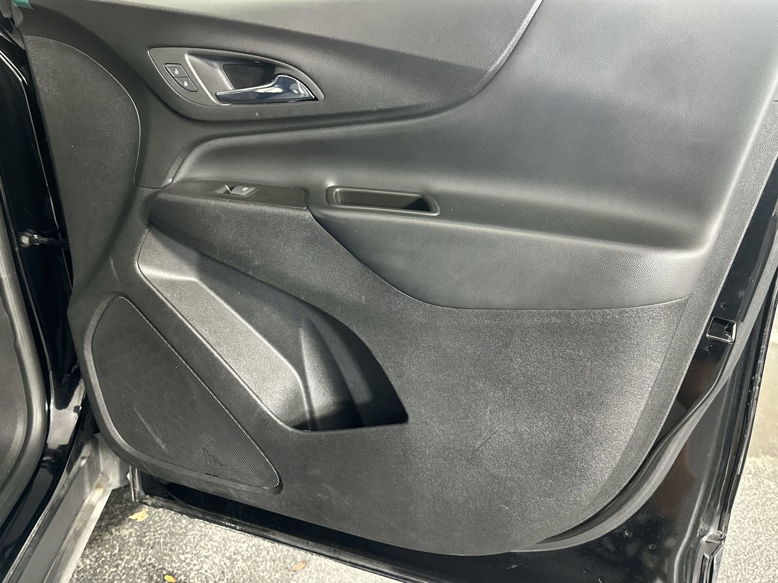 Used 2022 Chevrolet Equinox LT FWD image 34