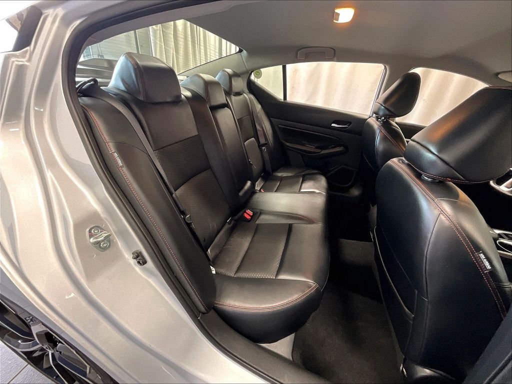 Used 2023 Nissan Altima 2.5 SR FWD image 16