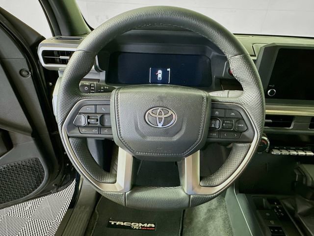 Certified 2025 Toyota Tacoma TRD Off-Road AWD/4WD image 13