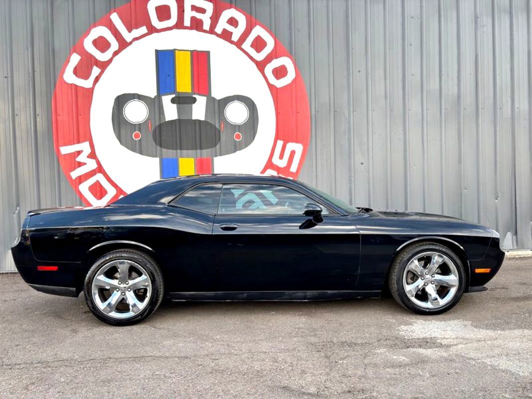 Used 2013 Dodge Challenger SXT w/ Super Sport Group image 2