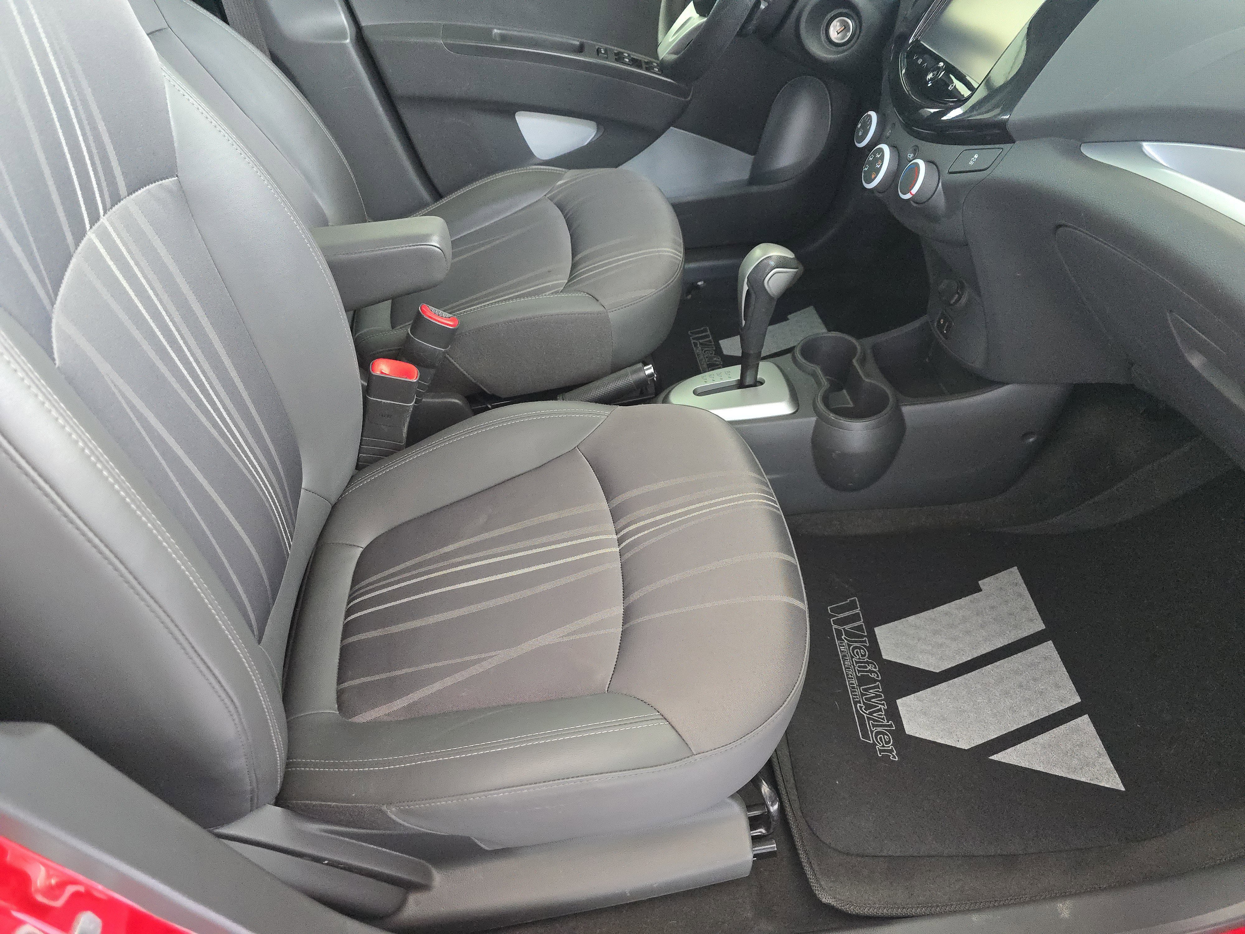 Used 2014 Chevrolet Spark LT image 19