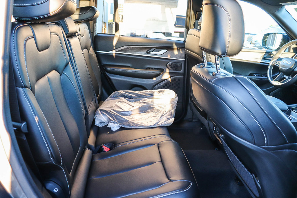 New 2026 Jeep Grand Cherokee Limited AWD/4WD image 19