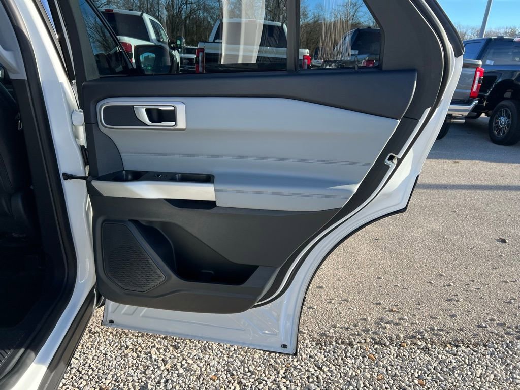 Used 2021 Ford Explorer XLT w/ Equipment Group 202A image 18