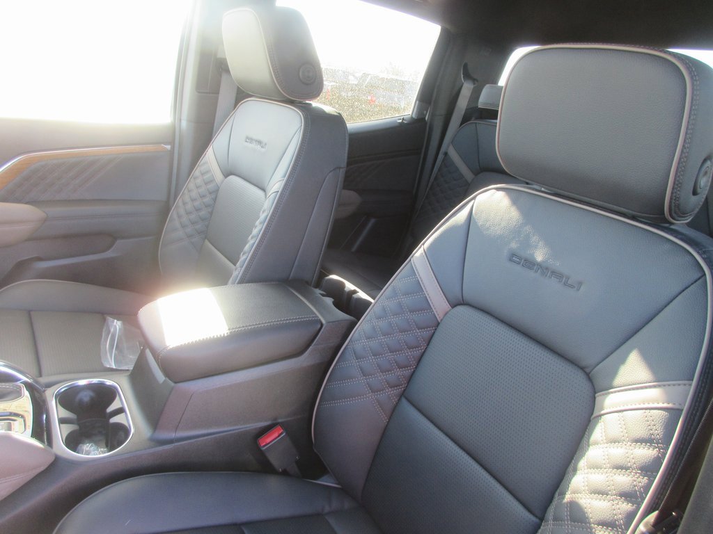 New 2026 GMC Canyon Denali image 13