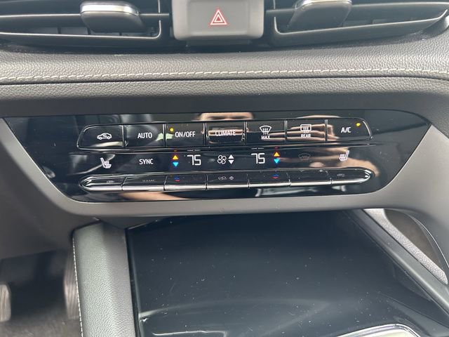 Used 2022 Buick Envision Preferred FWD image 14