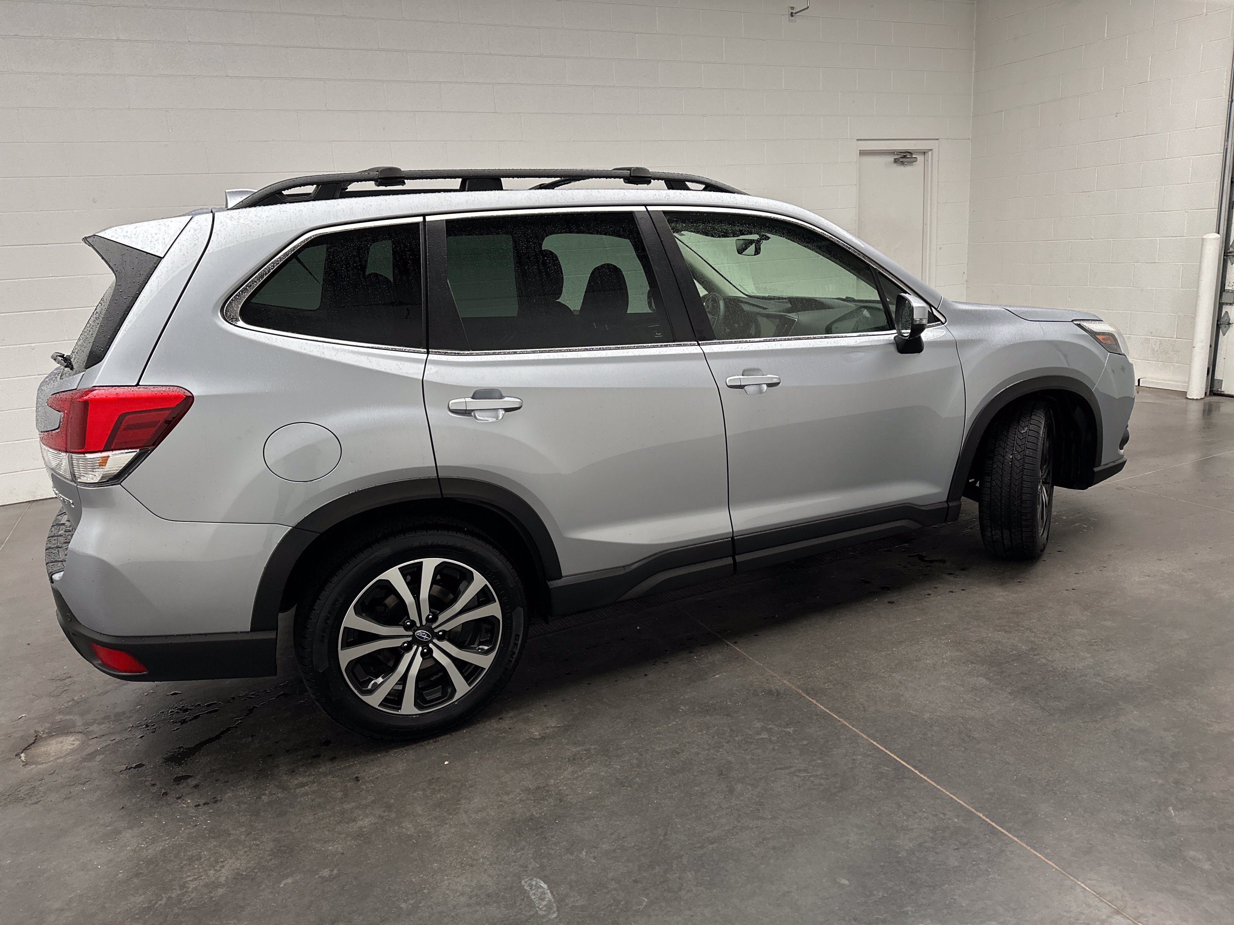 Used 2022 Subaru Forester Limited w/ Popular Package #2 AWD/4WD image 9