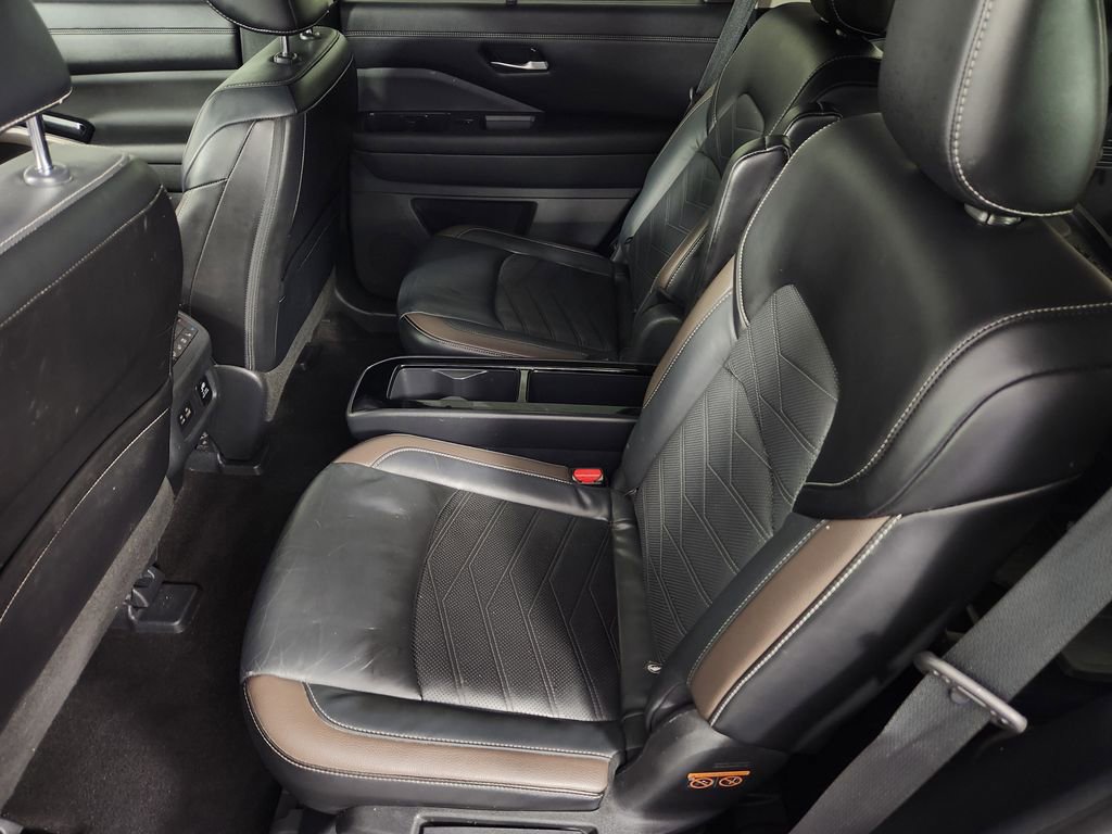 Used 2023 Nissan Pathfinder Platinum AWD/4WD image 12