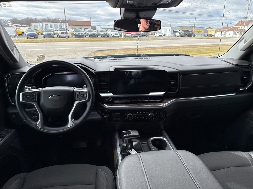 Used 2023 Chevrolet Silverado 1500 RST w/ Z71 Off-Road Package image 2