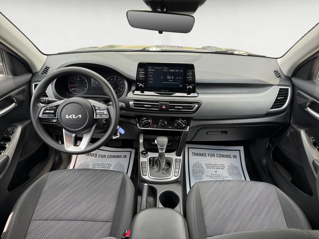 Used 2023 Kia Seltos LX AWD/4WD image 10