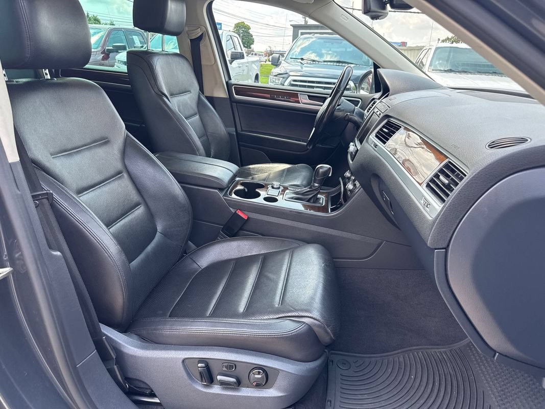 Used 2016 Volkswagen Touareg VR6 AWD/4WD image 19