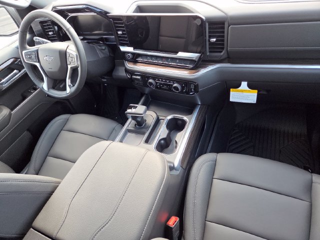 New 2026 Chevrolet Silverado 1500 RST w/ Dark Appearance Package AWD/4WD image 22