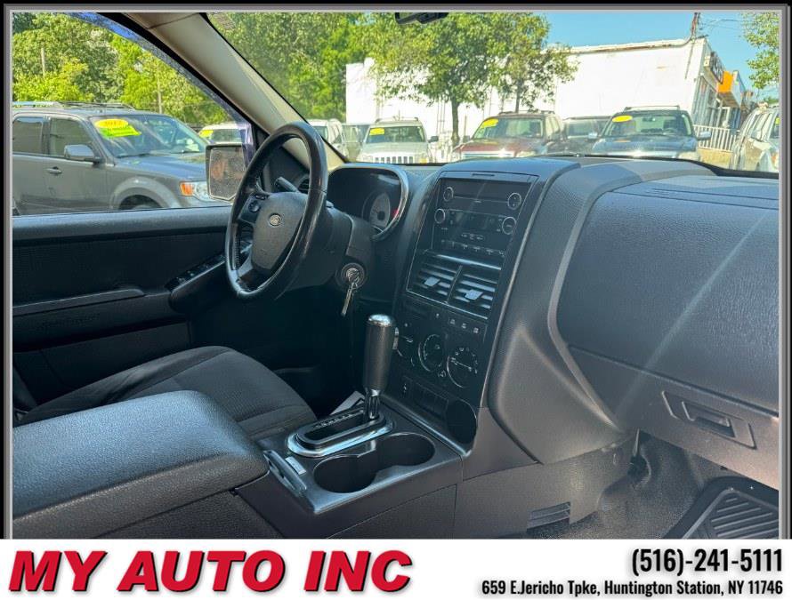 Used 2010 Ford Explorer Sport Trac XLT image 25