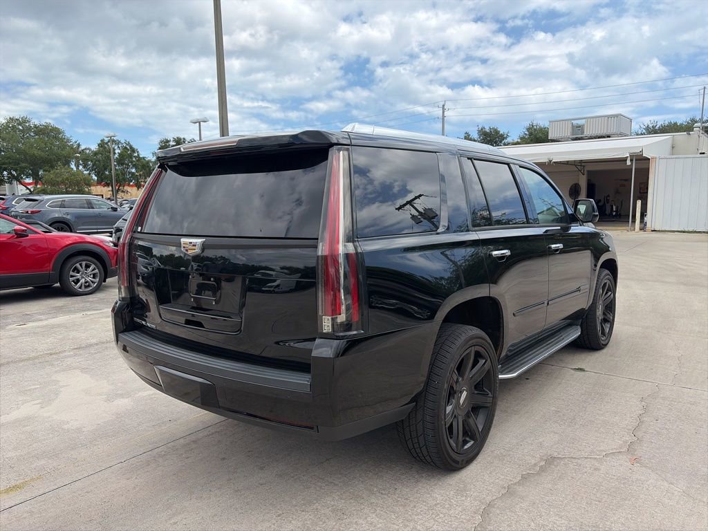 Used 2020 Cadillac Escalade Luxury AWD/4WD image 3