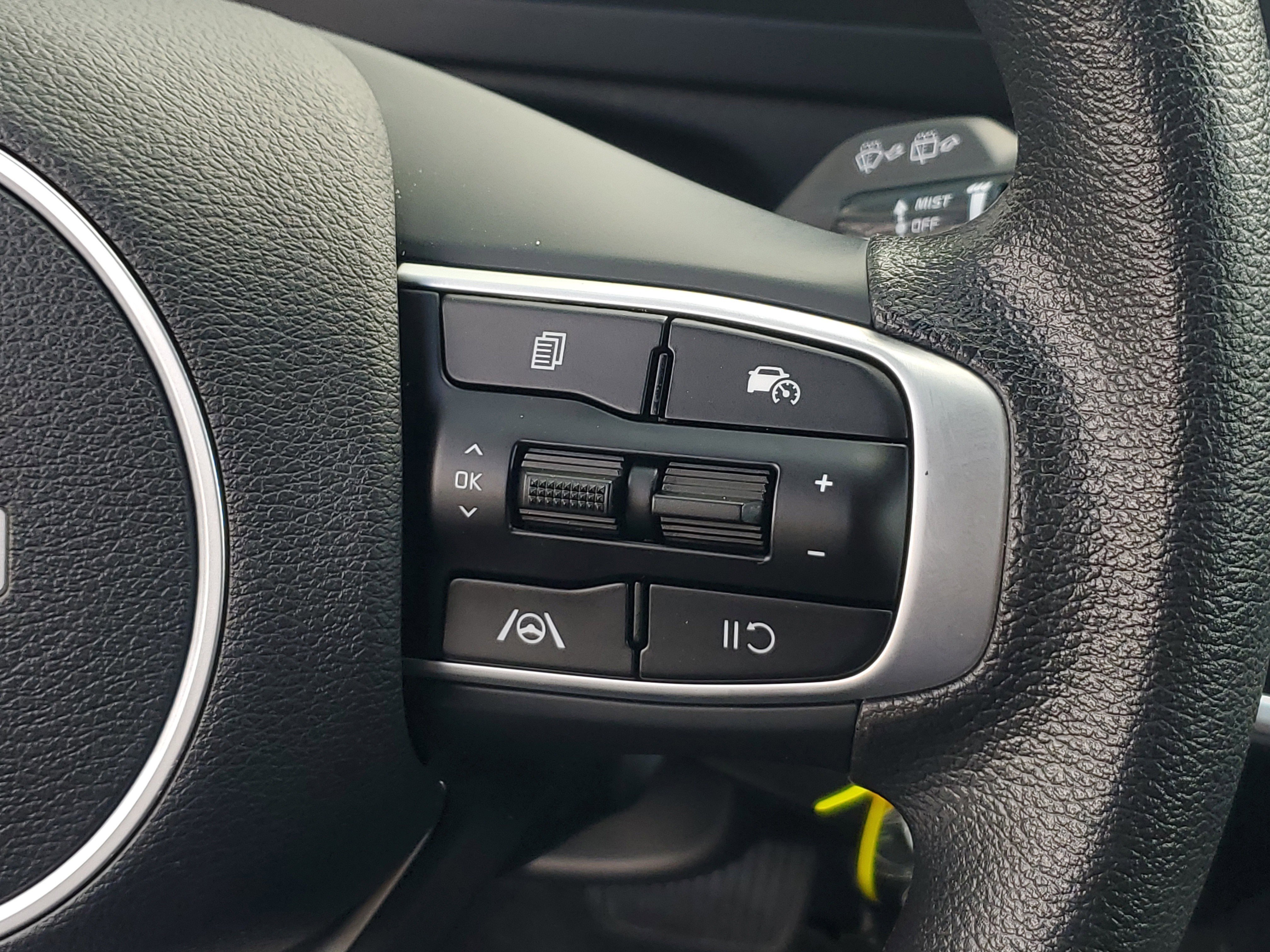 Used 2025 Kia Sportage LX FWD image 25