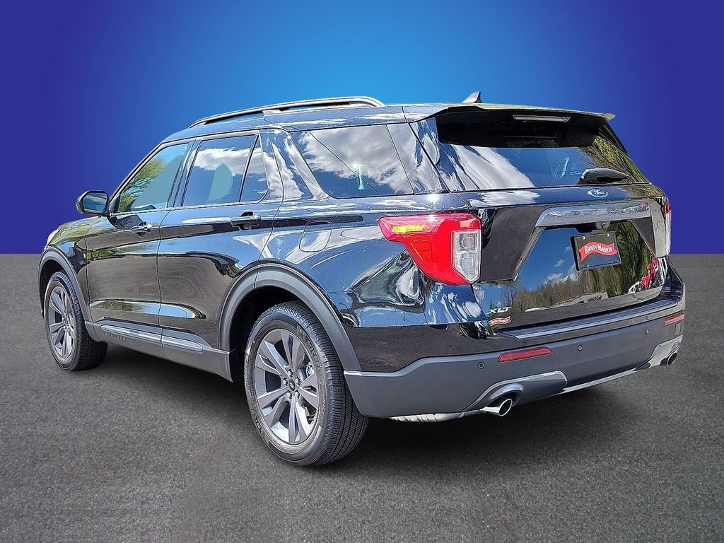New 2024 Ford Explorer XLT w/ Equipment Group 202A image 4