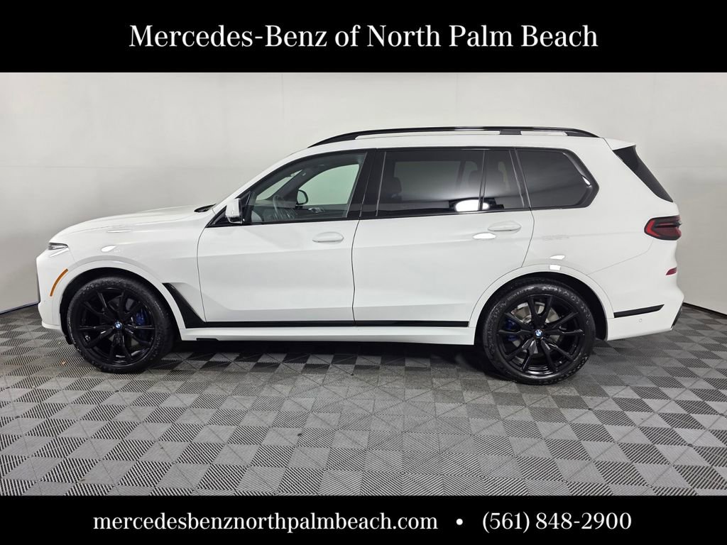 Used 2024 BMW X7 xDrive40i w/ M Sport Package image 3