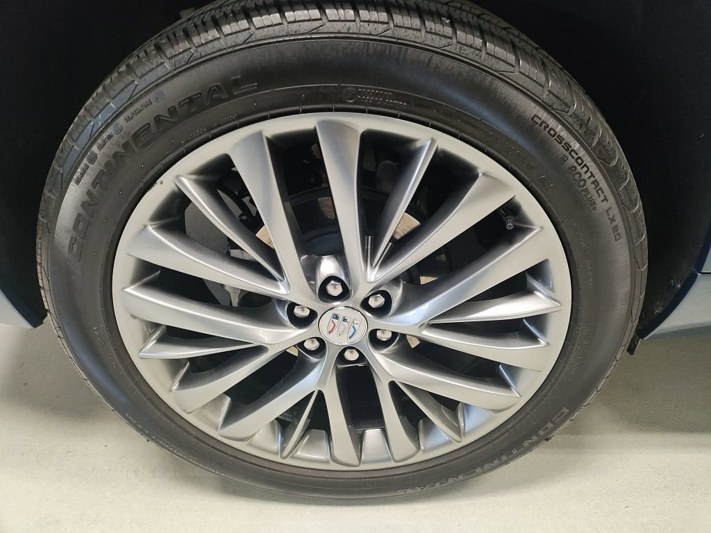 Certified 2025 Buick Enclave Avenir w/ Trailering Package, 5000 lbs. image 3