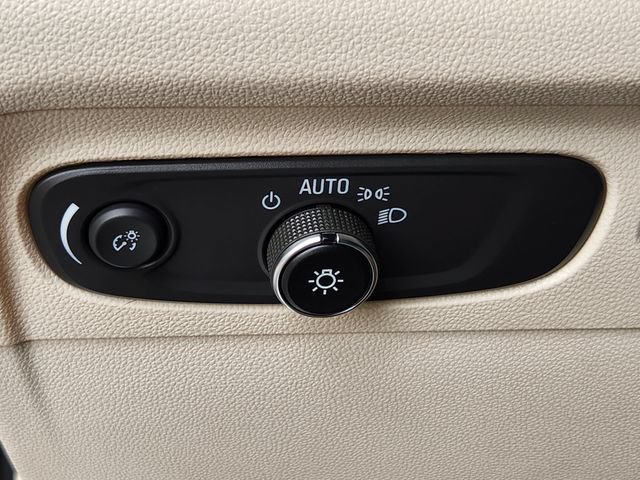 Used 2021 Buick Envision Avenir w/ Technology Package II AWD/4WD image 19