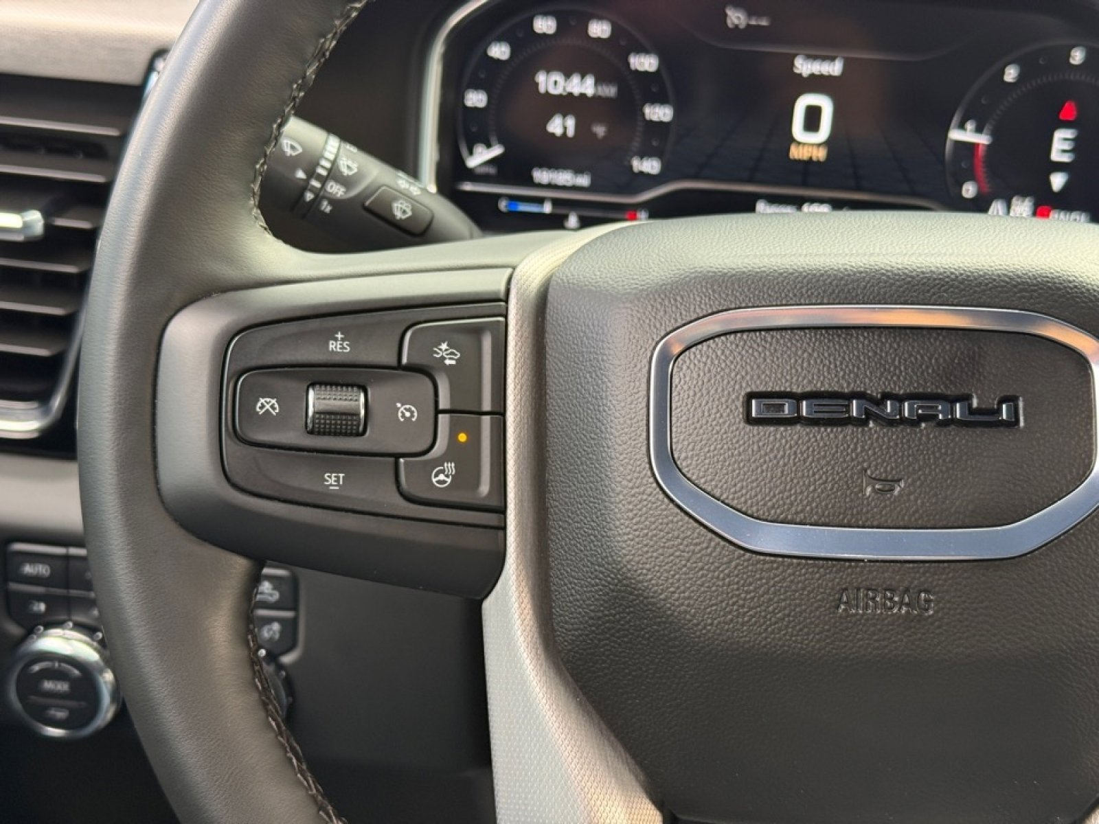 Used 2025 GMC Sierra 2500 Denali w/ Technology Package image 23