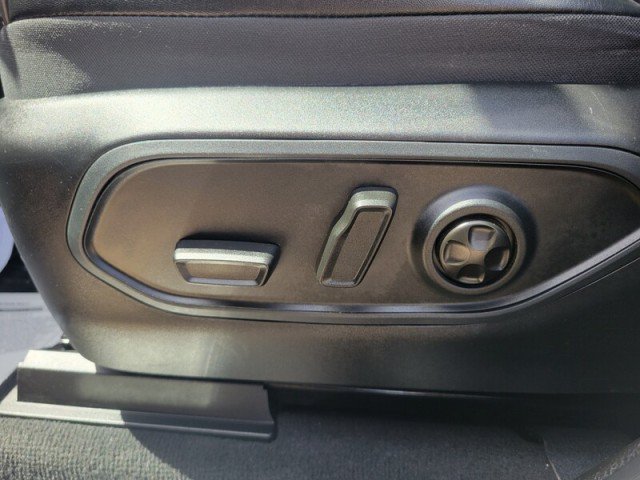 Used 2023 Jeep Grand Cherokee L Overland w/ Rear Seat Video Group I AWD/4WD image 14