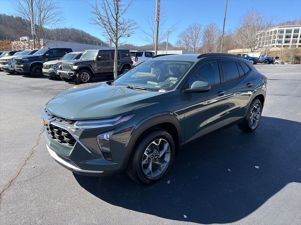 New 2025 Chevrolet Trax LT w/ Driver Confidence Package image 7