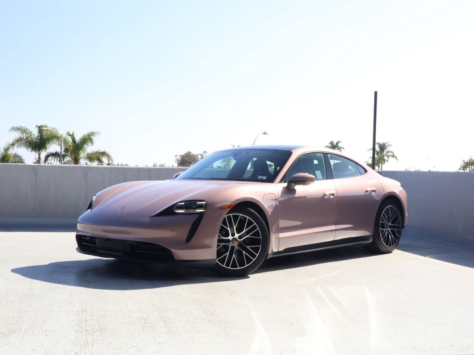 Certified 2023 Porsche Taycan w/ Premium Package RWD image 1