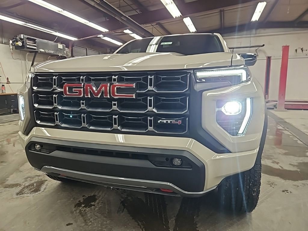 New 2026 GMC Canyon AT4 AWD/4WD image 40