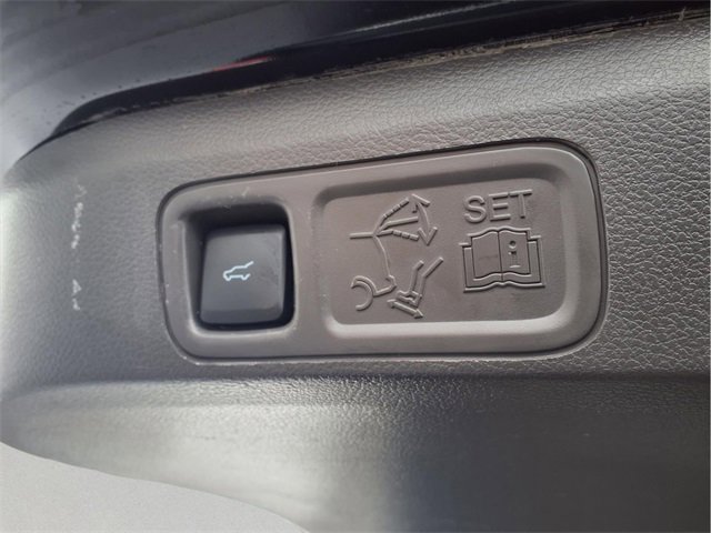 Used 2021 Ford Expedition Limited image 11