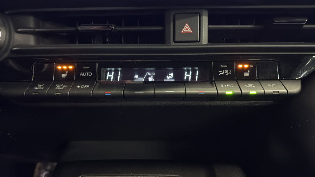 Used 2024 Toyota Crown Limited image 25