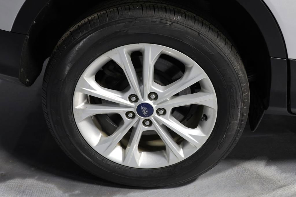 Used 2017 Ford Escape SE AWD/4WD image 33