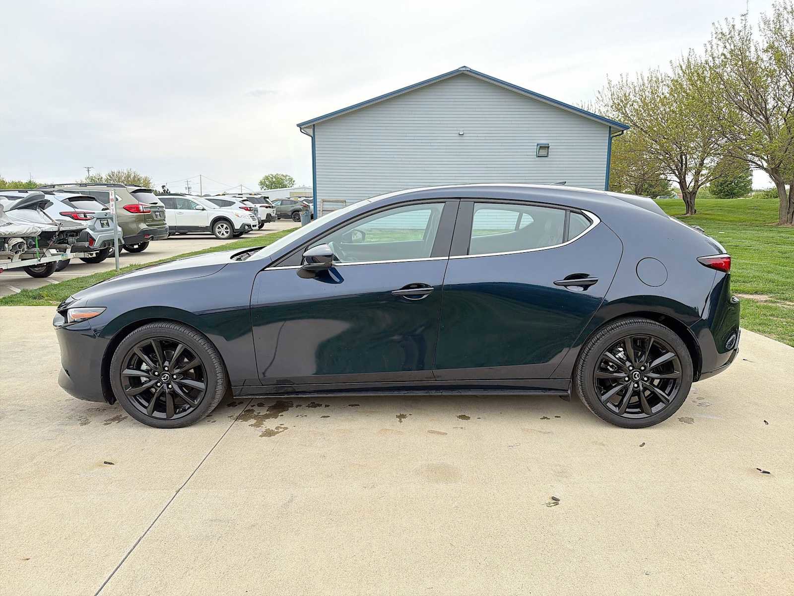 Used 2019 MAZDA MAZDA3 AWD Hatchback w/ Premium Pkg image 3