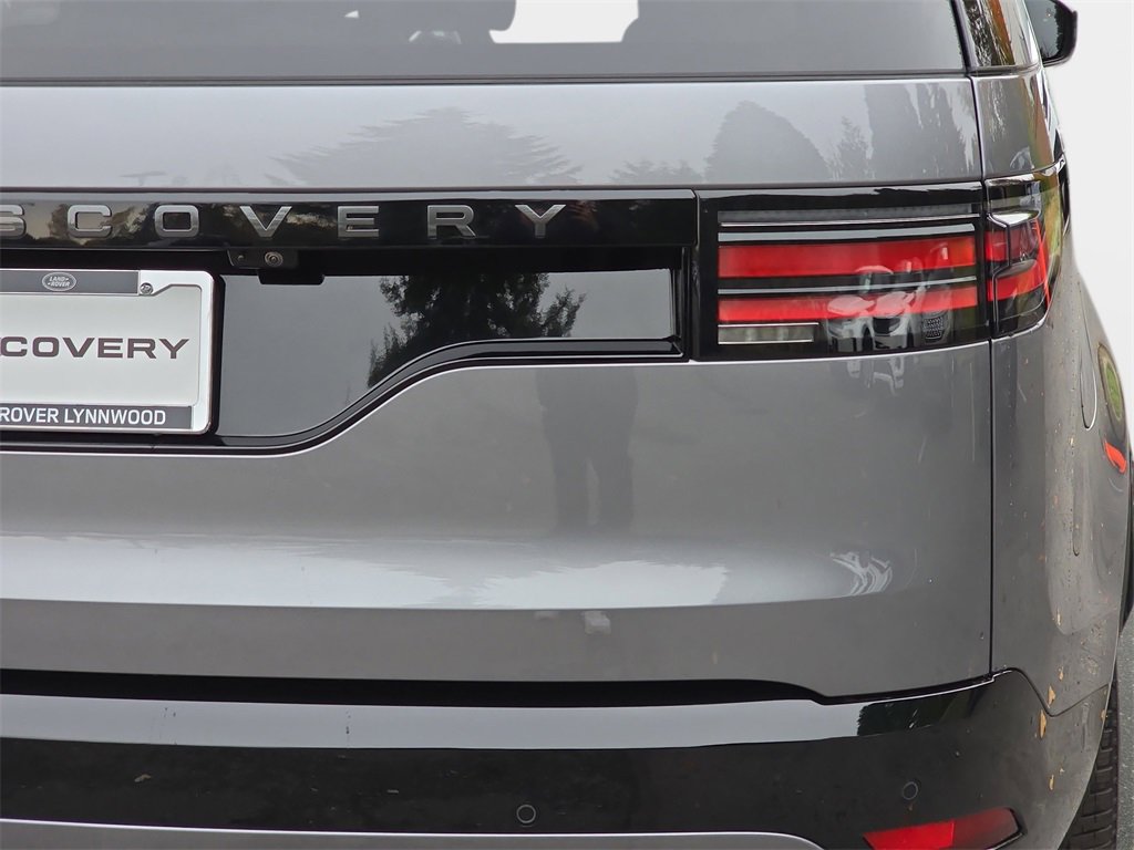 New 2025 Land Rover Discovery Dynamic SE image 37