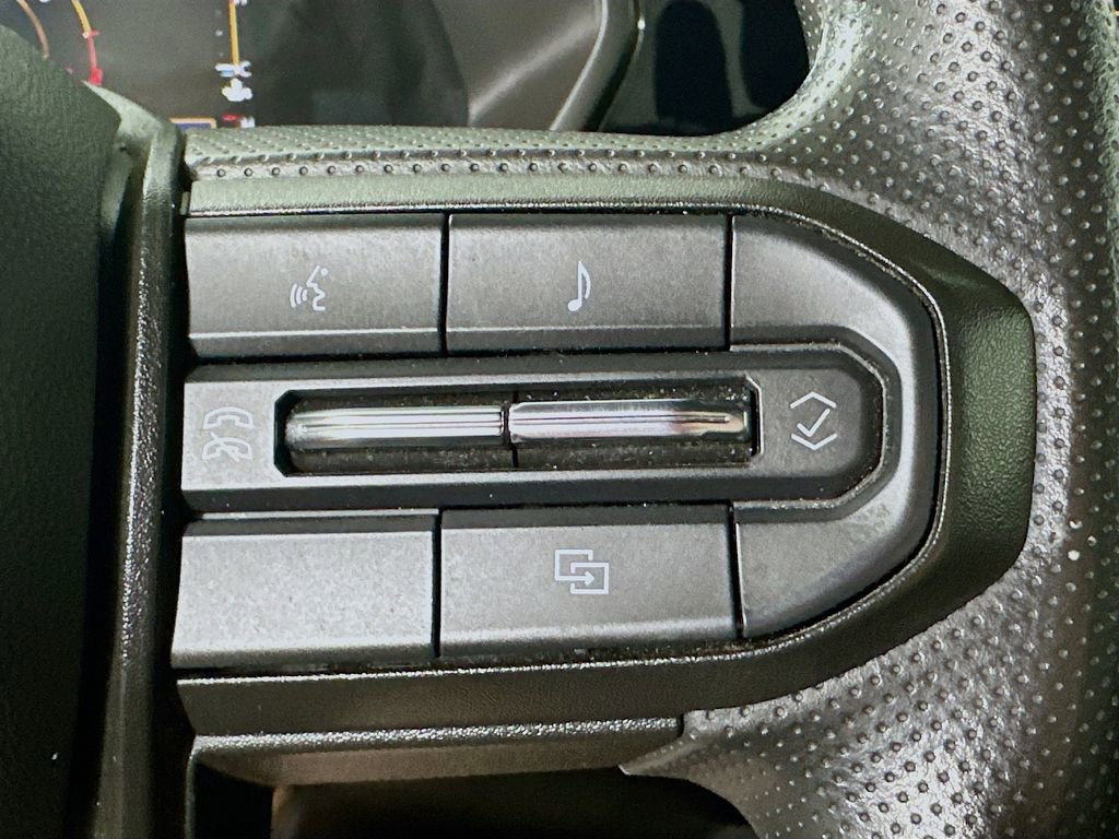 Used 2023 Chevrolet Colorado W/T image 23