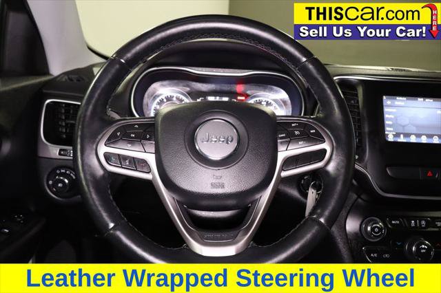 Used 2019 Jeep Cherokee Latitude w/ Cold Weather Group AWD/4WD image 18