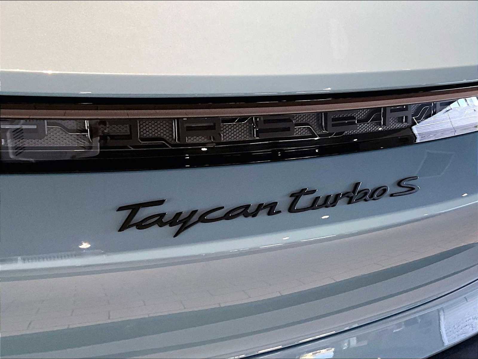 Used 2024 Porsche Taycan Turbo image 37