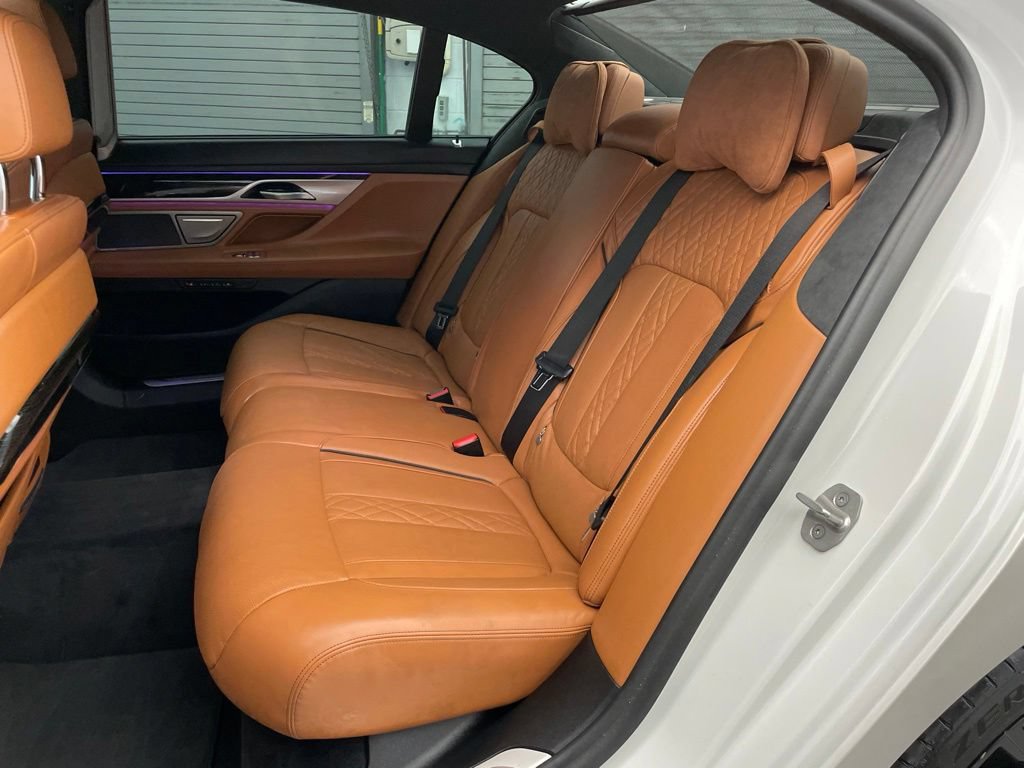 Used 2022 BMW 750i xDrive w/ Luxury Rear Seating Package AWD/4WD image 18