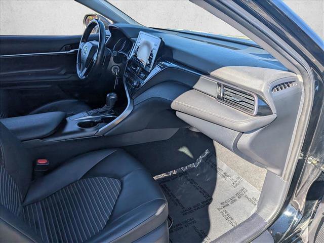 Used 2023 Toyota Camry SE image 19