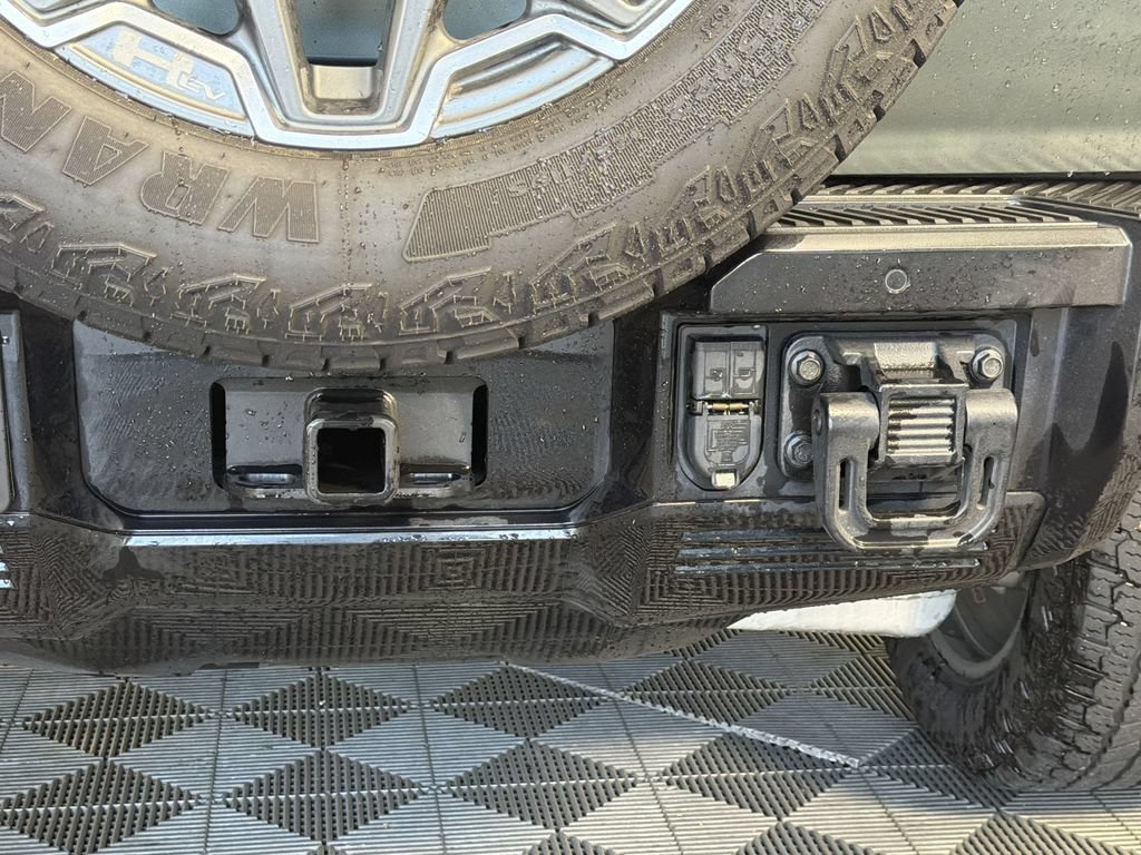 Used 2024 GMC Hummer EV 3X w/ LPO, Cargo Utility Package AWD/4WD image 8