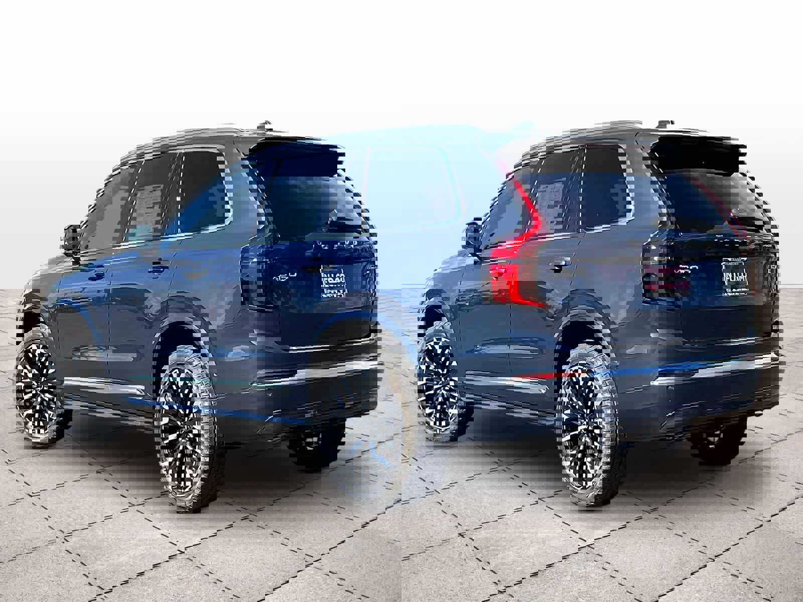 New 2026 Volvo XC90 B5 Plus w/ Protection Package image 3