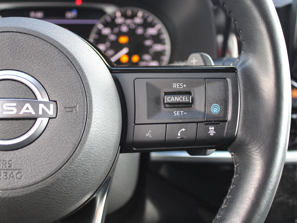 Used 2023 Nissan Pathfinder SL image 16