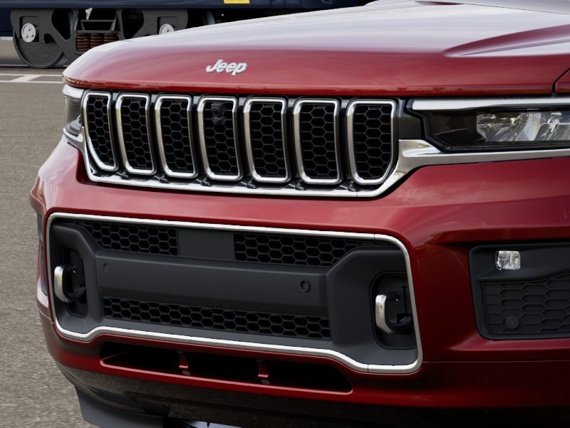 New 2025 Jeep Grand Cherokee Overland w/ Adv Protech Group III image 11