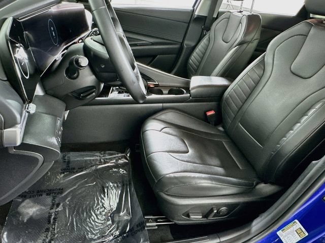 Used 2023 Hyundai Elantra Limited FWD image 9