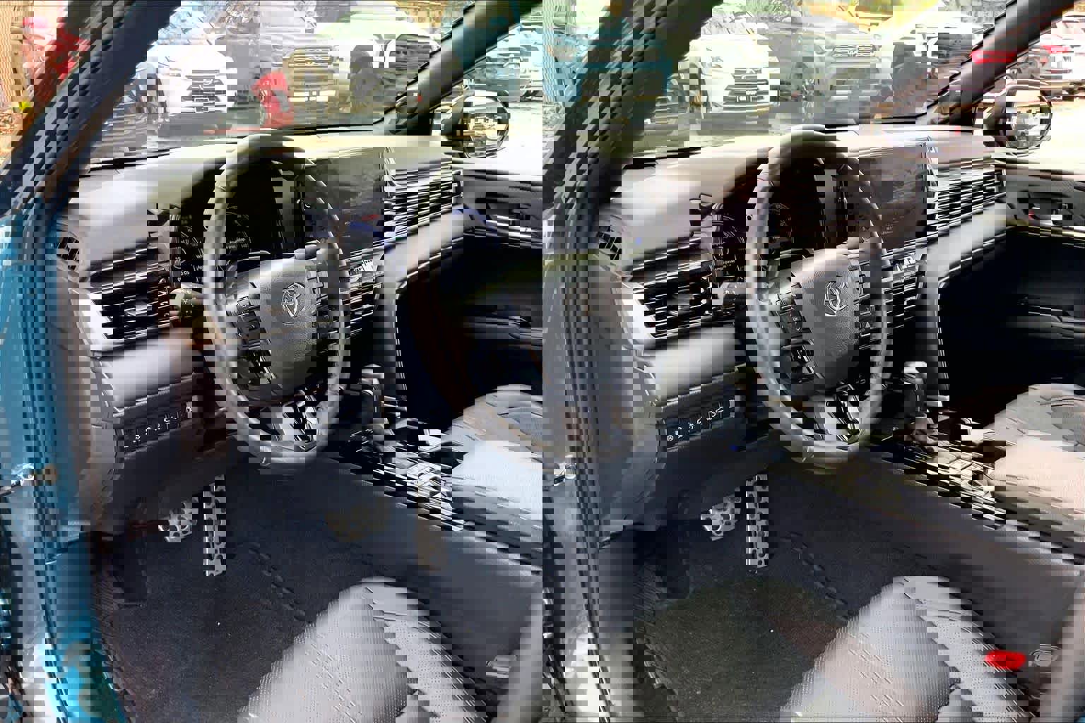 Used 2025 Toyota Camry XSE image 17