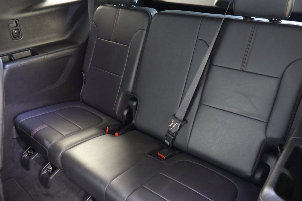 Used 2022 Chevrolet Traverse RS image 10