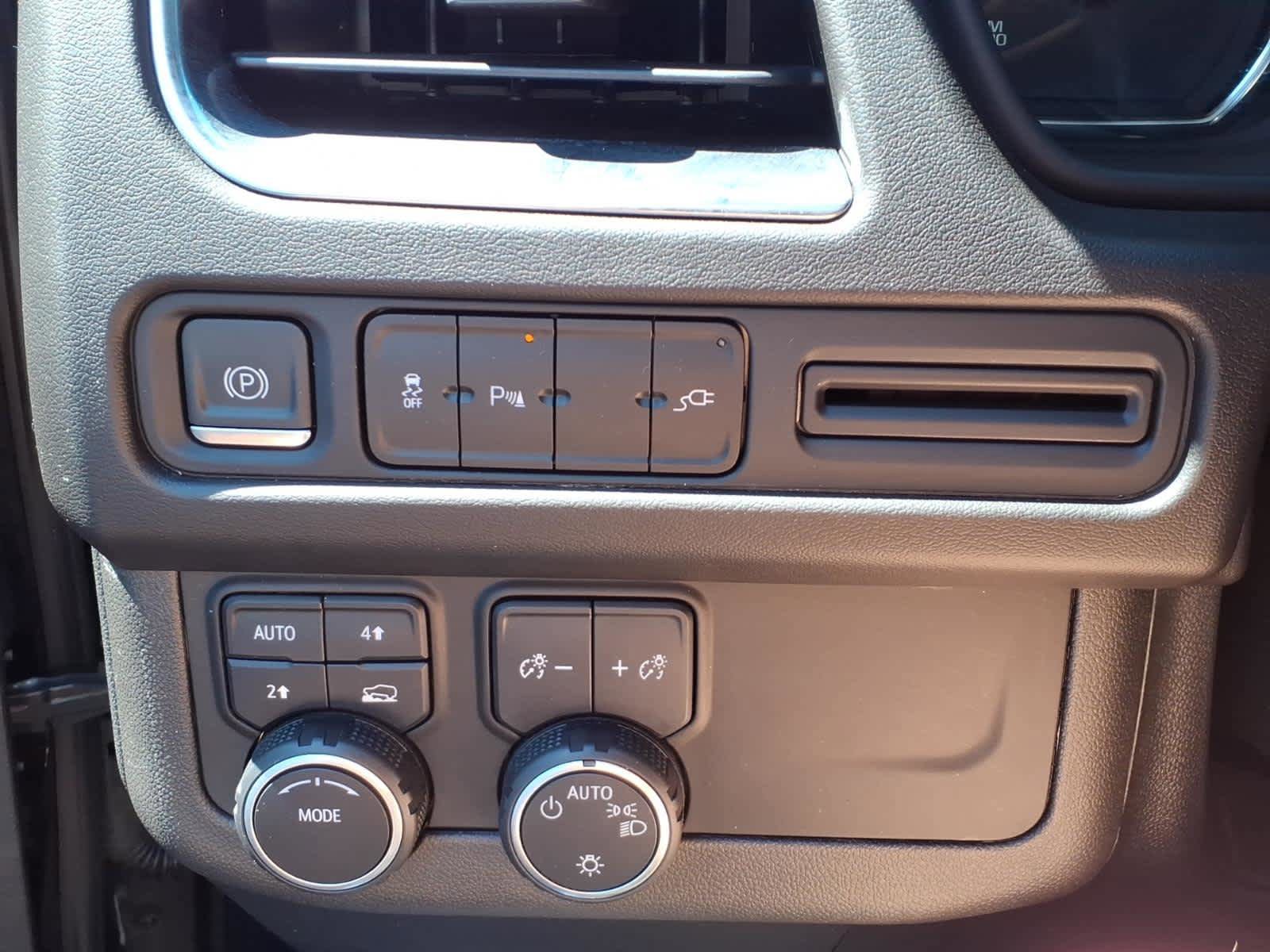 Used 2021 Chevrolet Tahoe RST AWD/4WD image 11