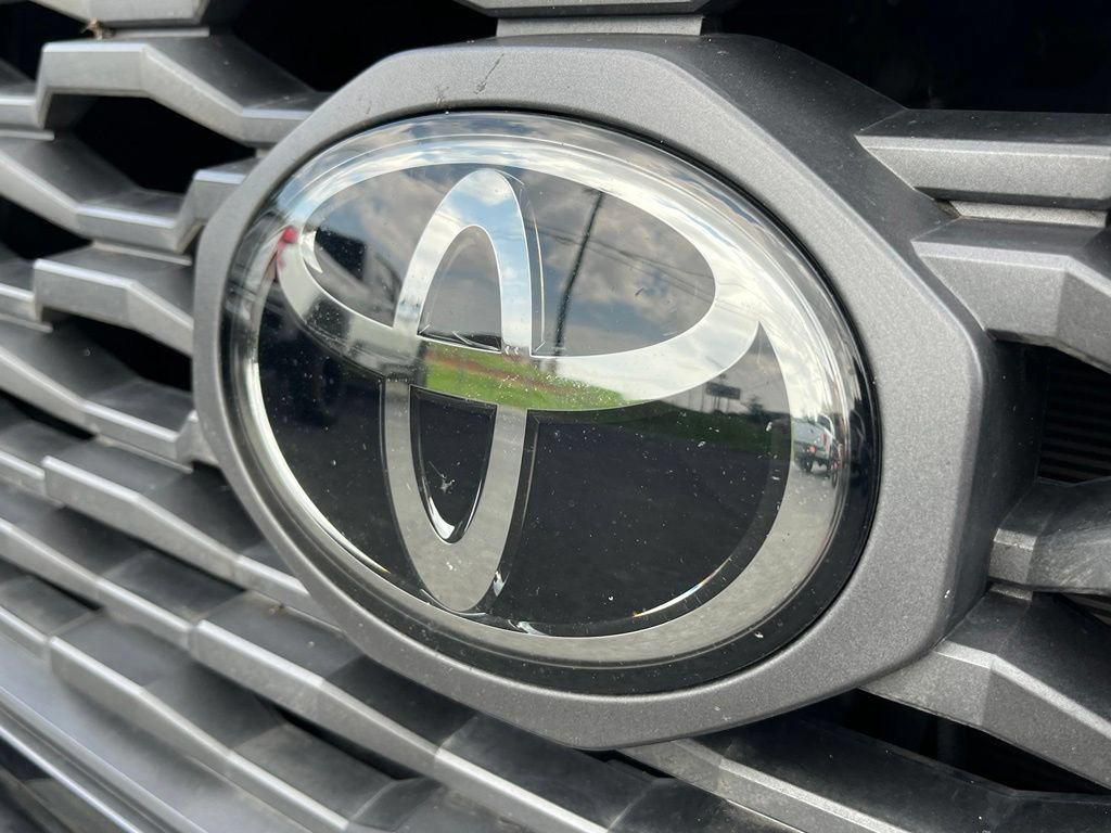 Used 2021 Toyota Tacoma TRD Sport AWD/4WD image 2