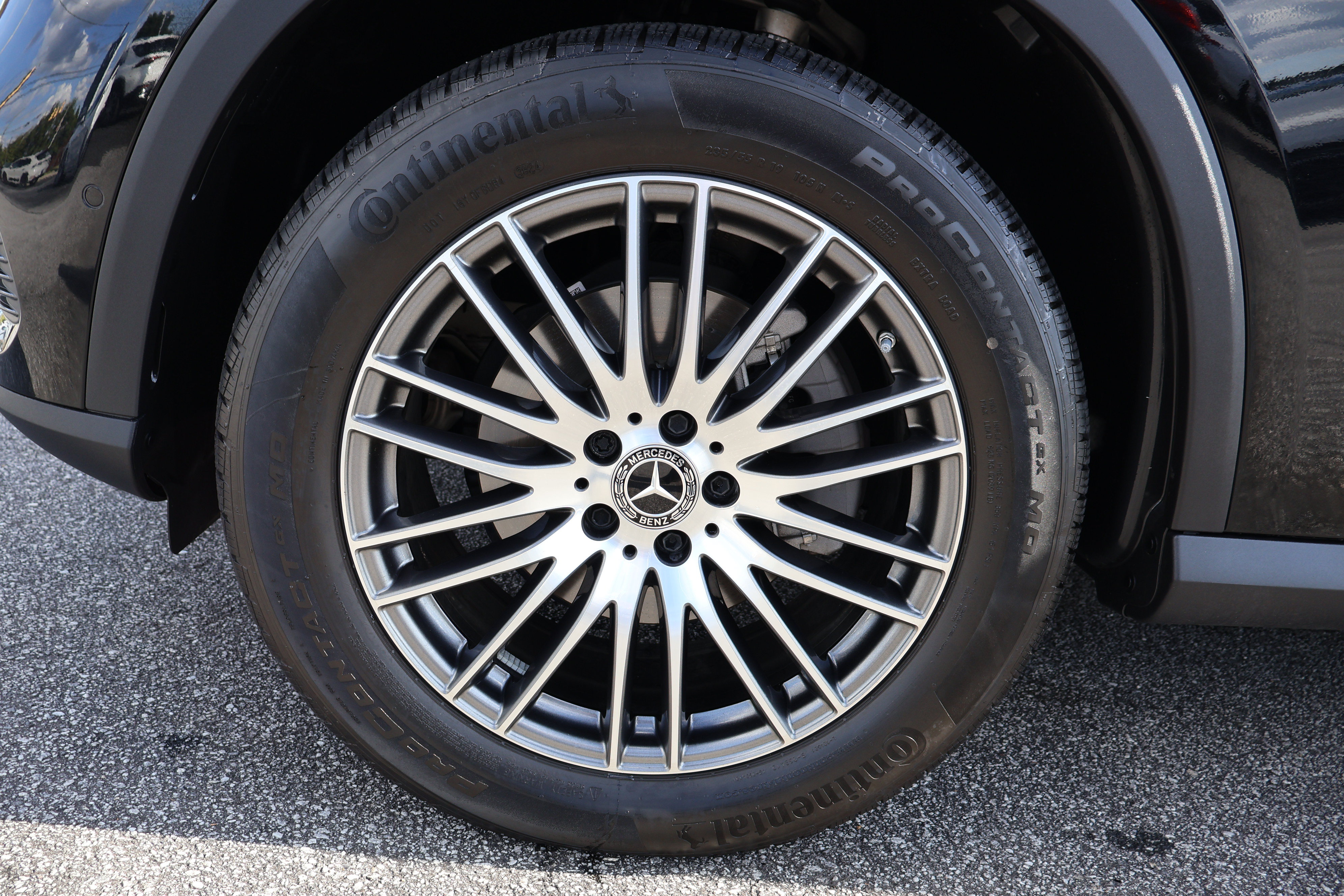 Used 2025 Mercedes-Benz GLC 300 image 9