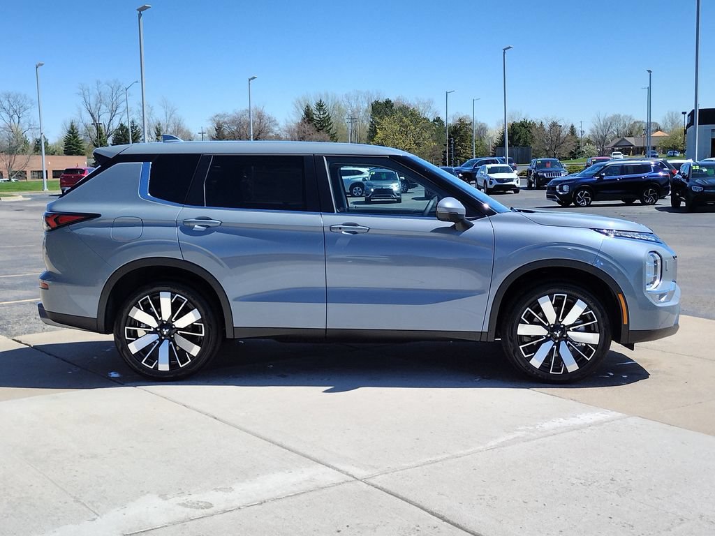 New 2026 Mitsubishi Outlander SE AWD/4WD image 15