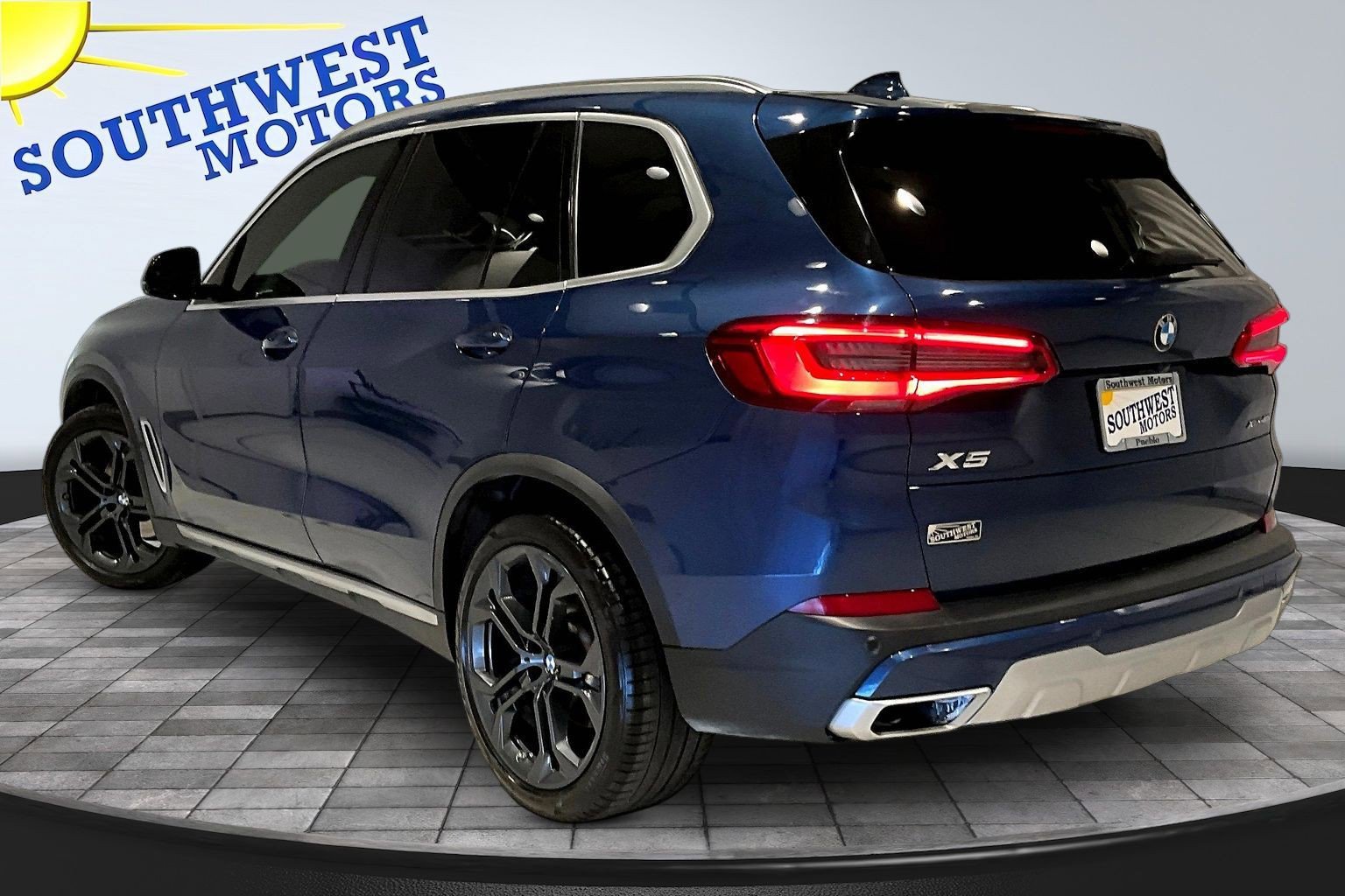 Used 2019 BMW X5 xDrive40i AWD/4WD image 4